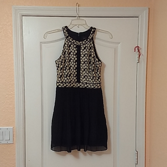 Dress - Picture 1 of 5